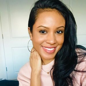 Meet your Posher, Laurie